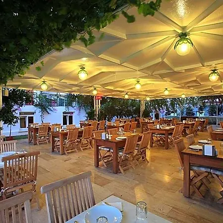 Ξενοδοχείο Catamaran 2*